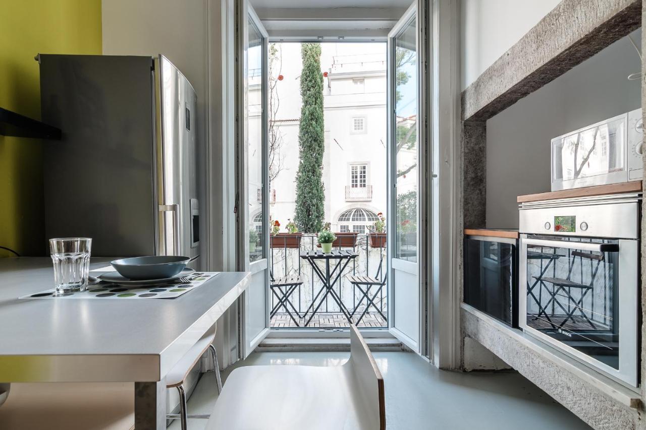 Elegant 3 Bedroom Flat With View In Principe Real Lisboa エクステリア 写真